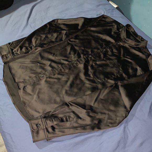 URBAN OUTFITTERS. Long-Sleeve Button up. - Picture 2 of 6